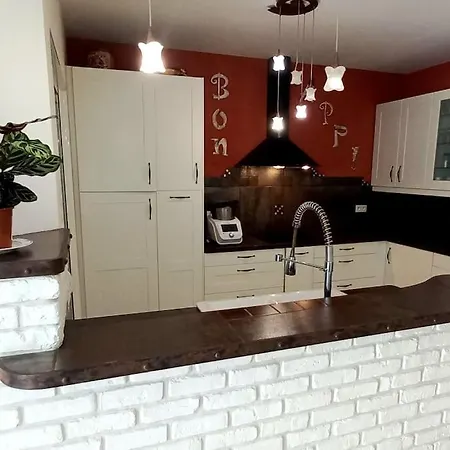 140 M² Hab. Avec Piscine *